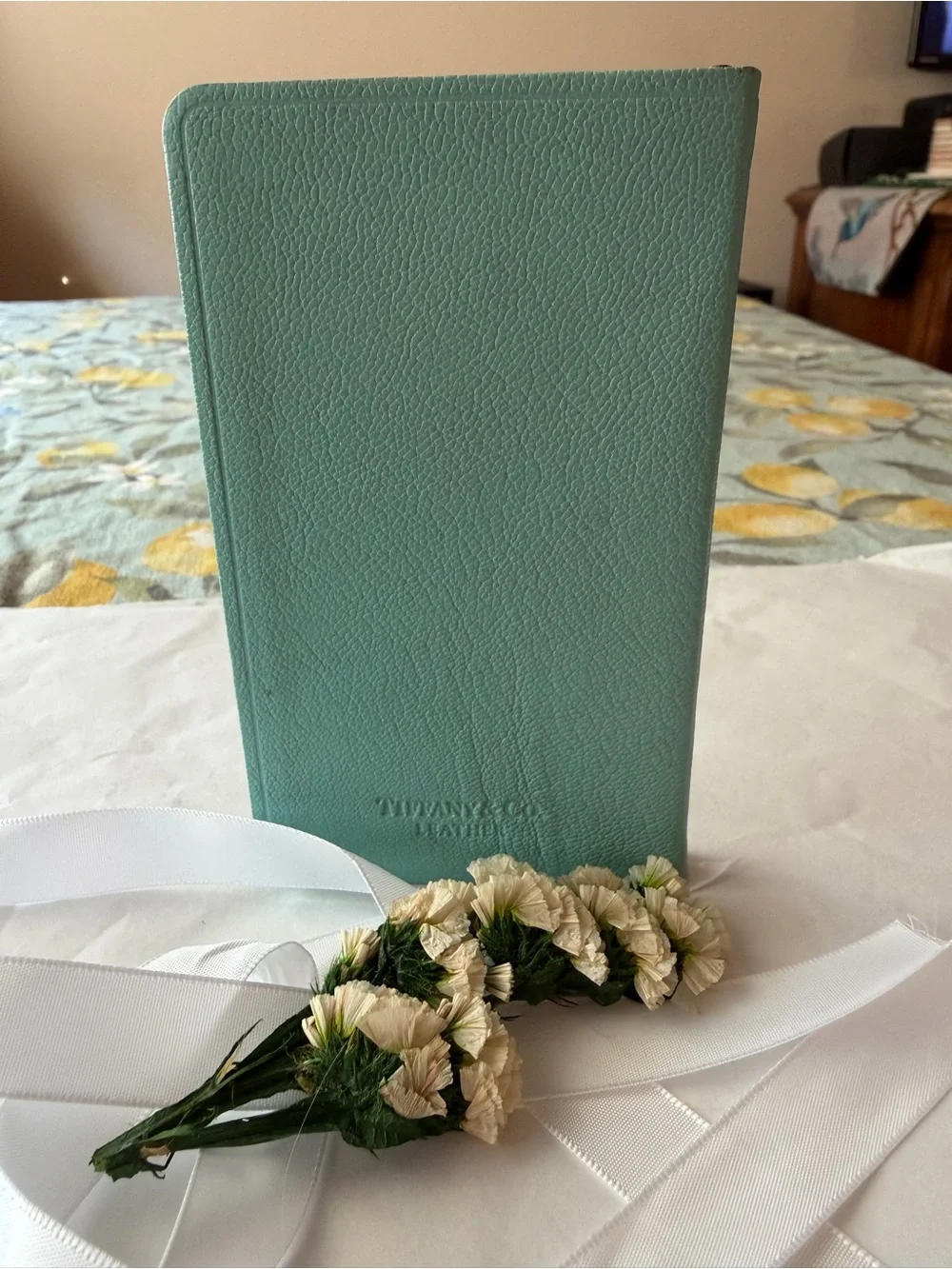 🌷TIFFANY & CO. LITTLE BLUE BOOK 🌷 NWOT 🌷